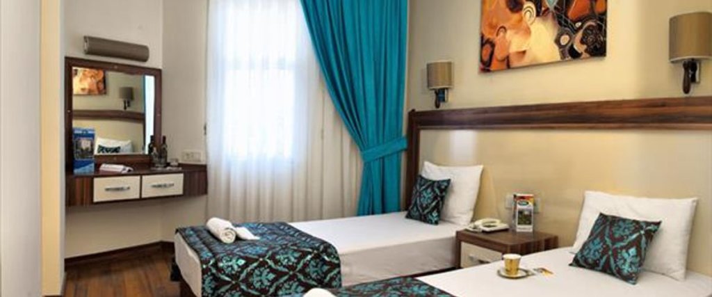 Кушадасы: Hotel Flora Suite