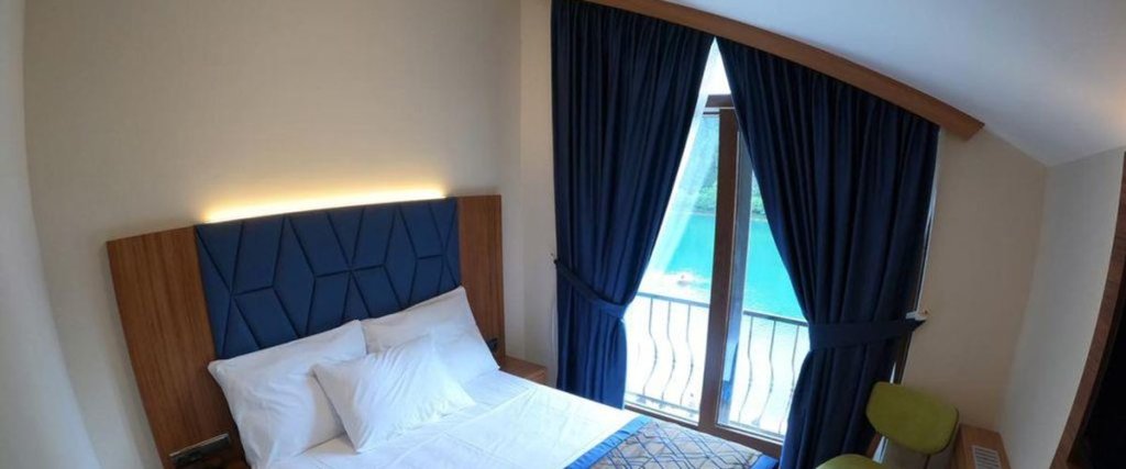 Месели: Savsat Karagol Hotel