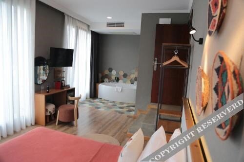 Стамбул: Istanbul Old City Colorful Houses Balat PETRION Hotel