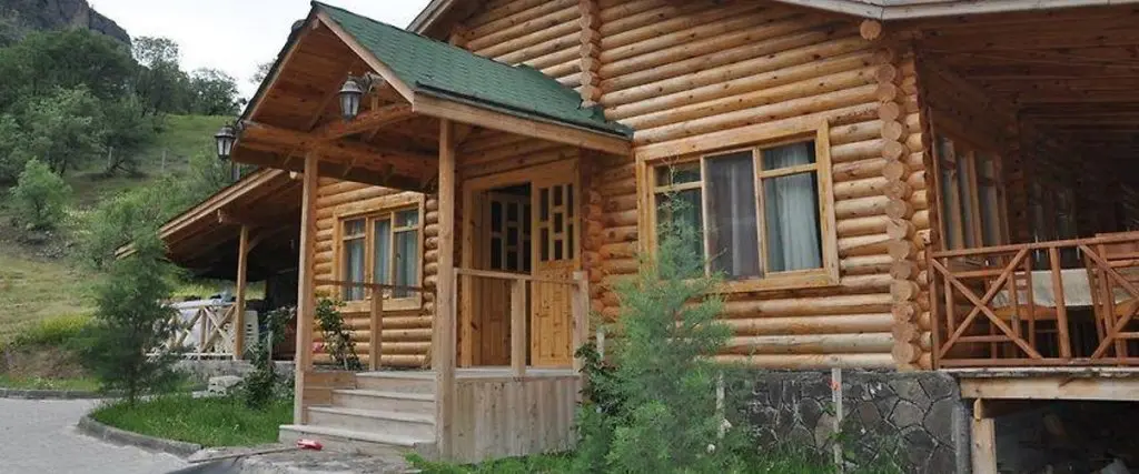 Каракасу: Oba Kütük Evleri
