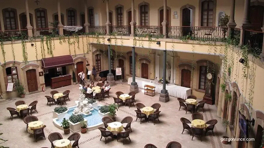 Усак: Otel Dülgeroglu Usak