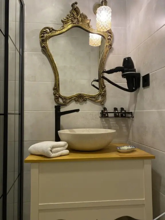 carousel image 4