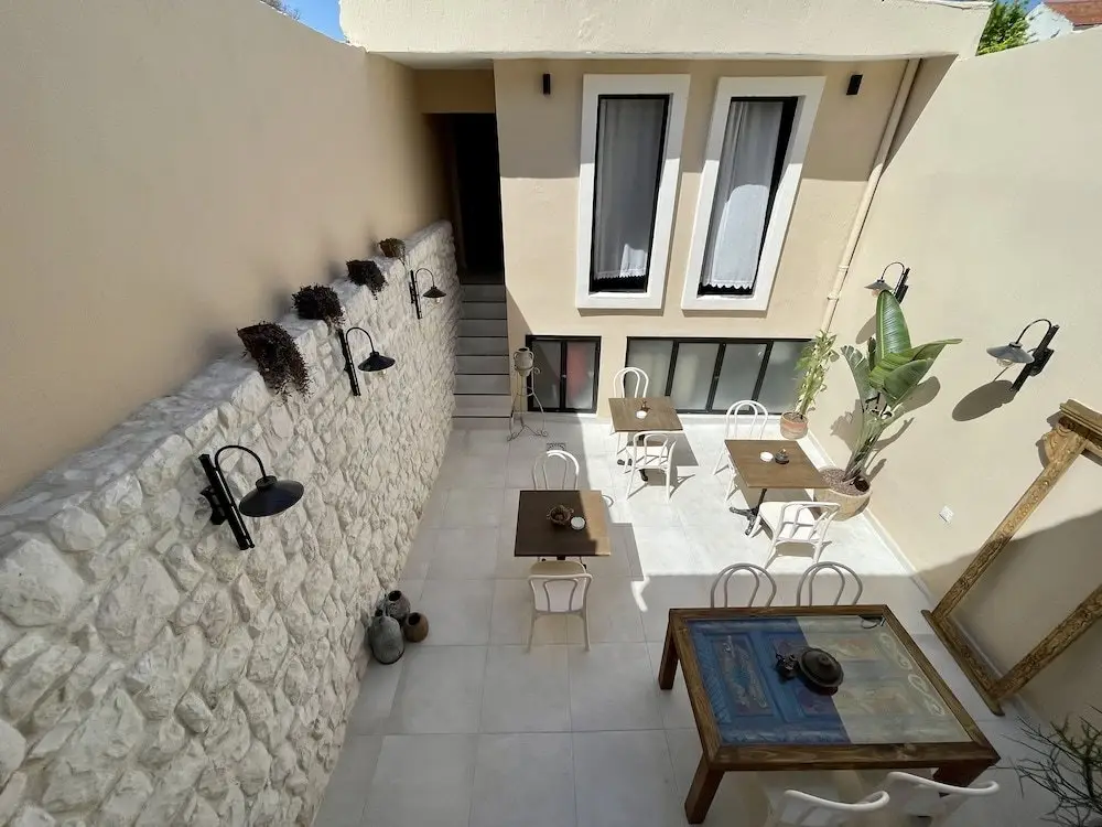 Урла: 1870 Taş Konak Otel - Sanat Sokağı
