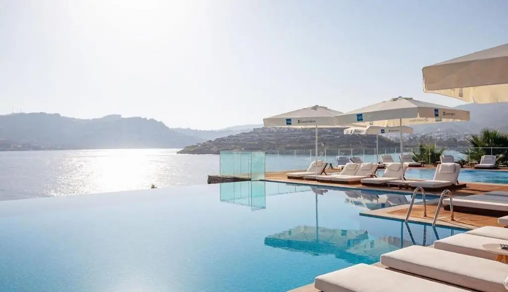 Яликавак: Highend Hotel & Residance