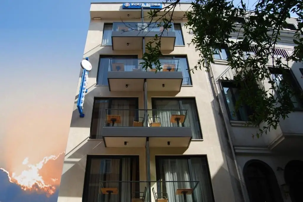 Стамбул: Four Sides Beyoglu