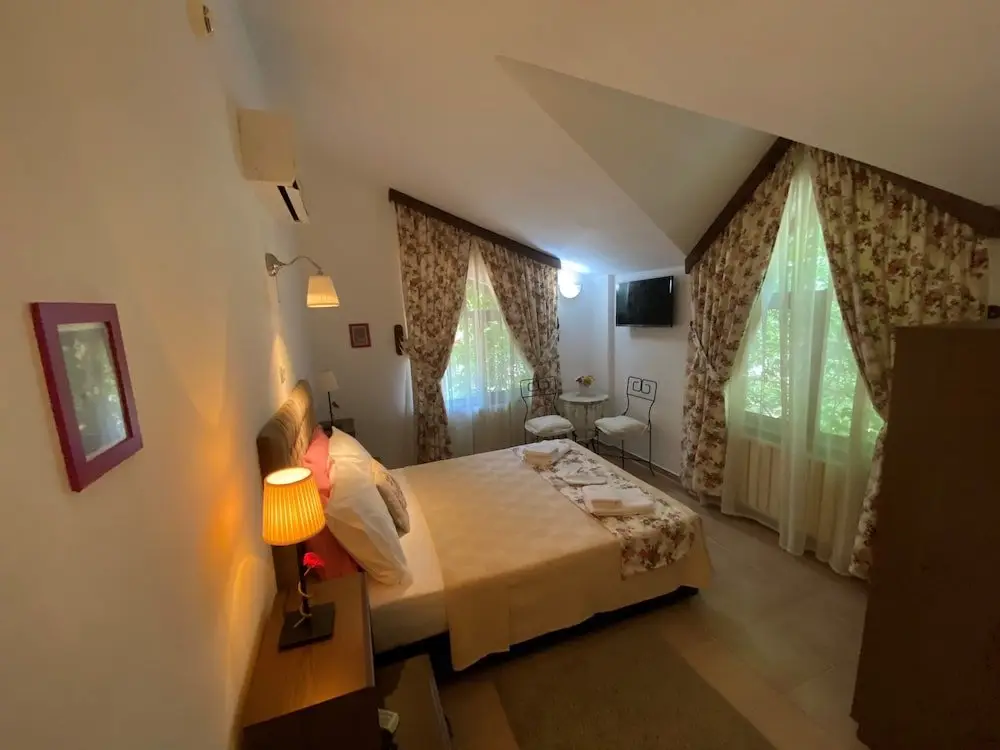 Сайл: Larin Otel