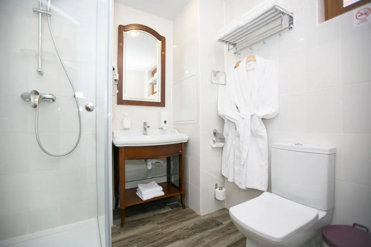 Эсто-Садок: BoogelWoogel Bar&Hotel Rosa Khutor