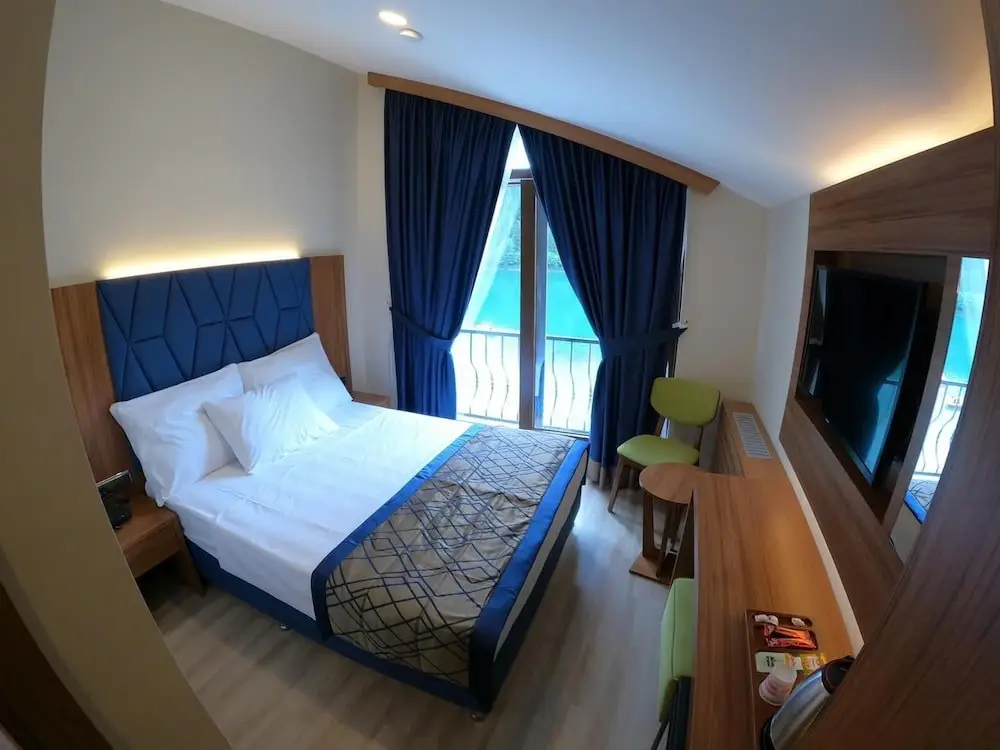 Месели: Savsat Karagol Hotel