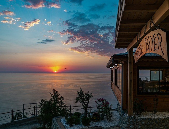 Ардешен: Tepedebiyer Restaurant & Bungalov