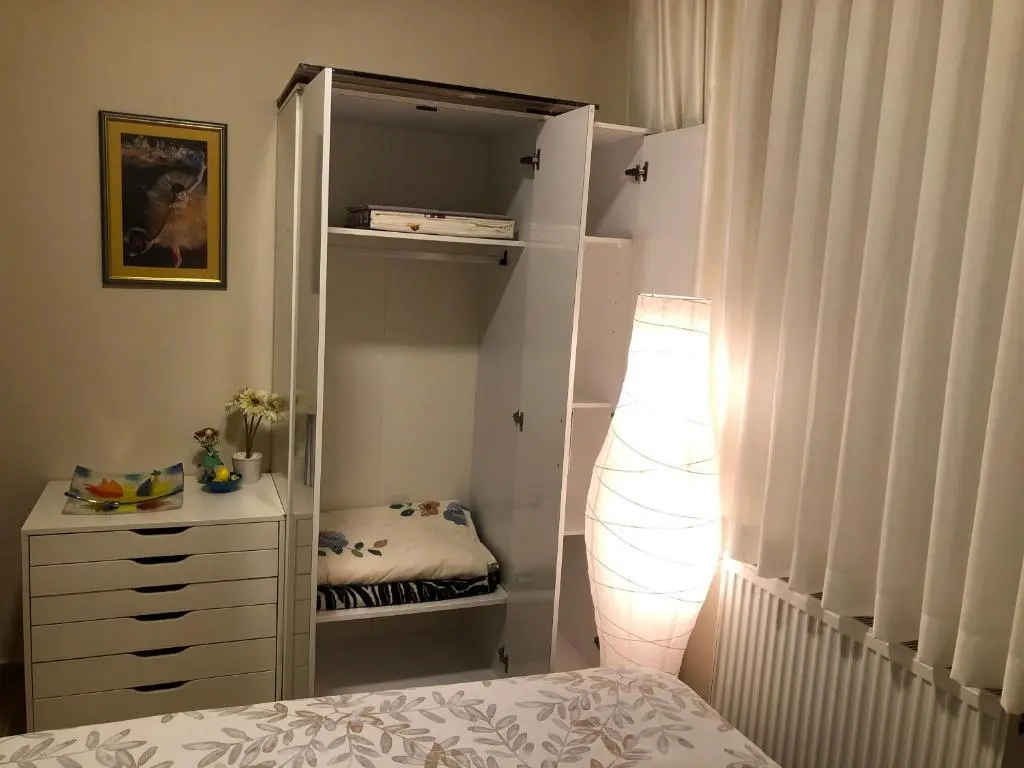 Стамбул: Lovely Escape House in a Frame with Garden