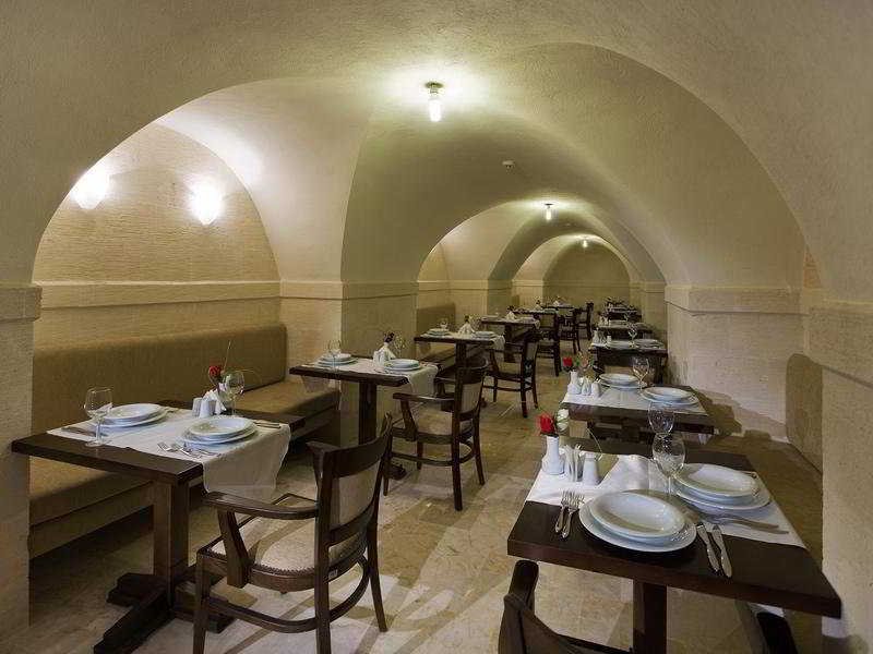 Kasr-i Nehroz Hotel — фото 1