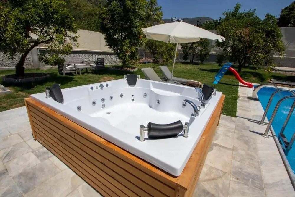 Фетхие: Villa With Pool Jacuzzi and Backyard in Inlice