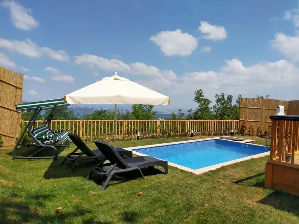Сакарья: Bungalow With Private Pool and Backyard in Sapanca
