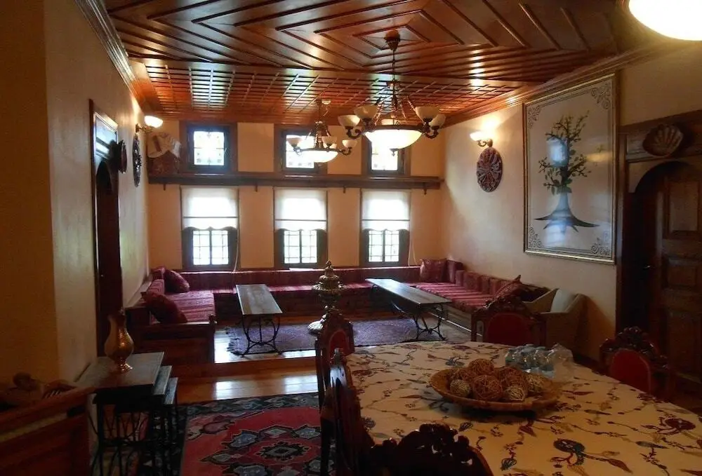 Болу: Muderrisler Evi