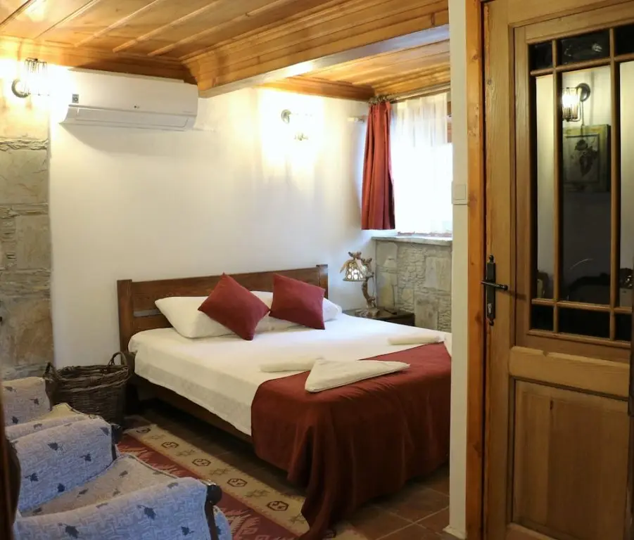 Шириндже: Otel Manolian