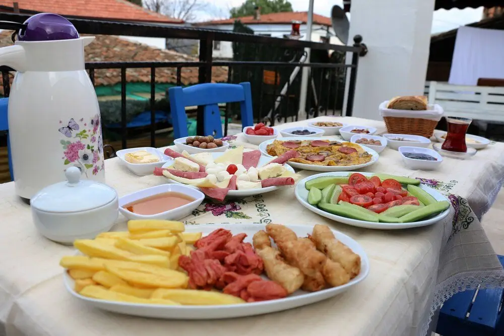 Шириндже: Otel Manolian