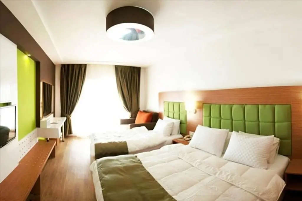 Акьярлар: Asr-I Ala Hotel