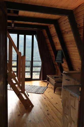 Ардешен: Hayela Bungalov