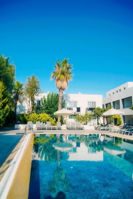 Яликавак: Tangiers Hotel