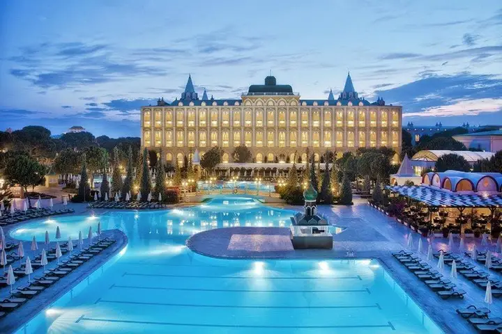 Белек: Kremlin Palace