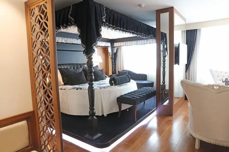 Сайл: Latanya Hotel Ankara