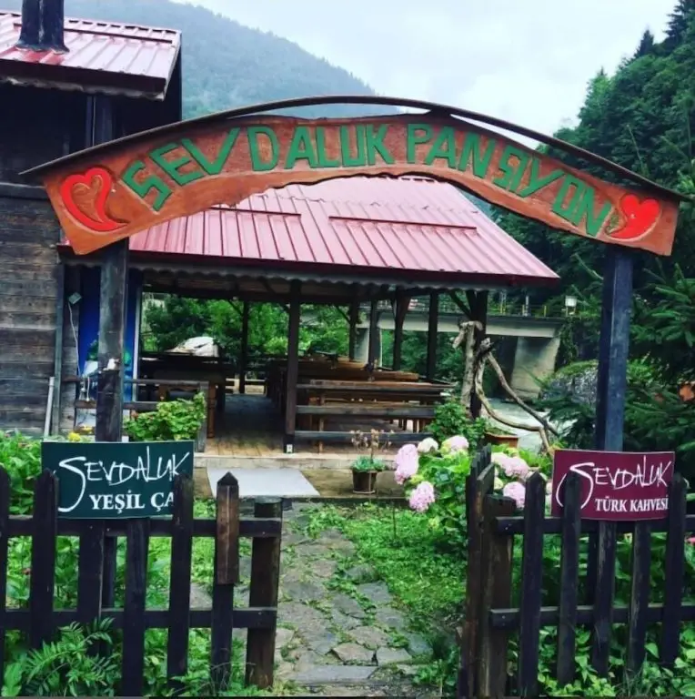 Чамлыхемшин: Sevdaluk Pansiyon