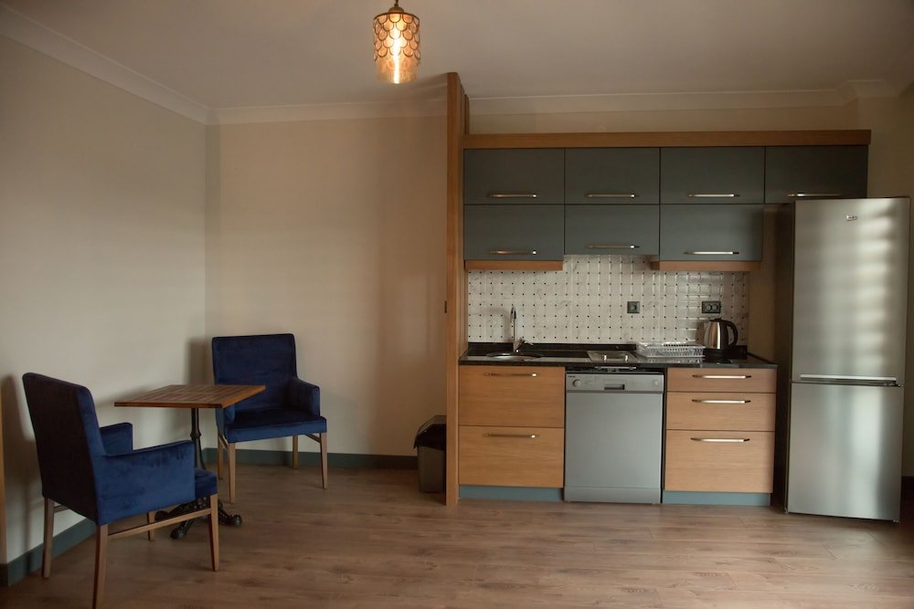 Акчакоча: Ceneviz Suit Hotel