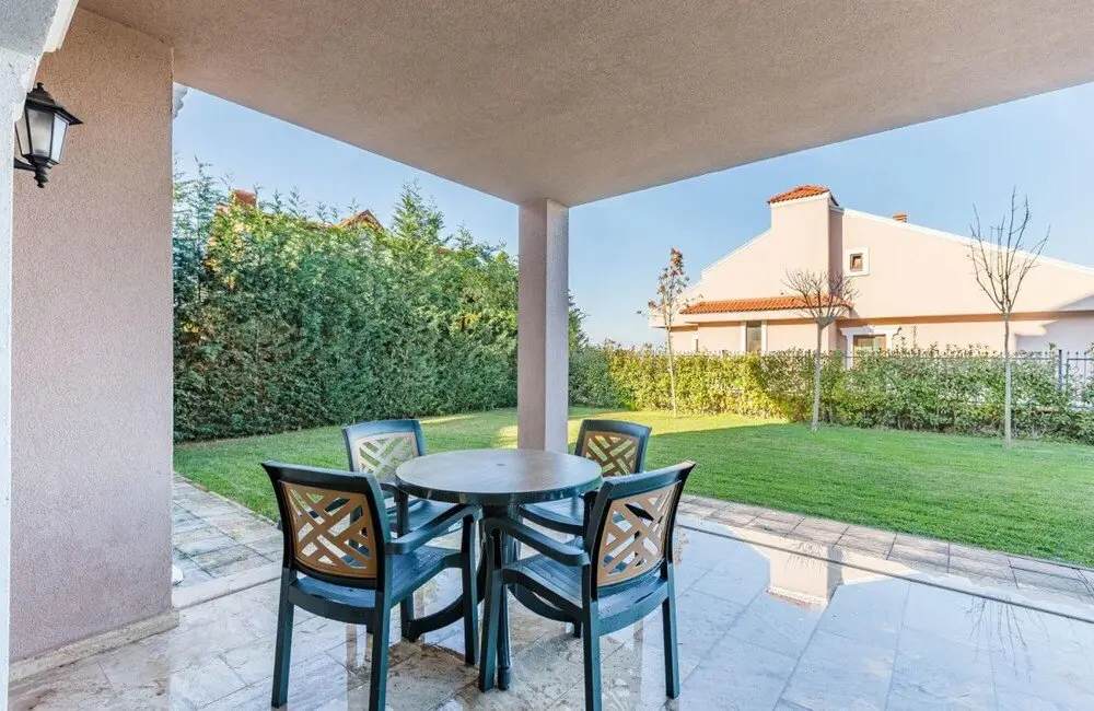 Peaceful Villa With a Garden in Kartepe Near Sapanca — фото 1