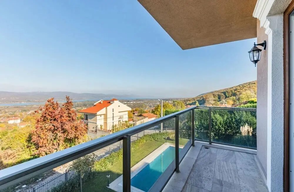 Янык: Peaceful Villa With a Garden in Kartepe Near Sapanca