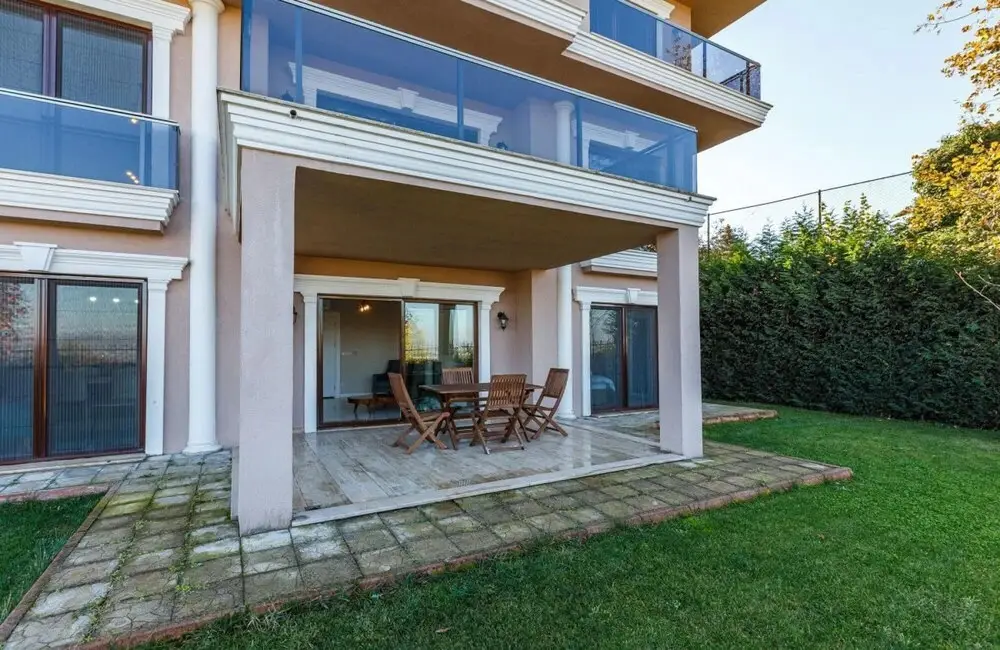 Янык: Peaceful Villa With a Garden in Kartepe Near Sapanca