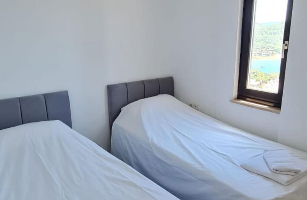Милас: Amazing Flat w Shared Pool Near Beach in Milas