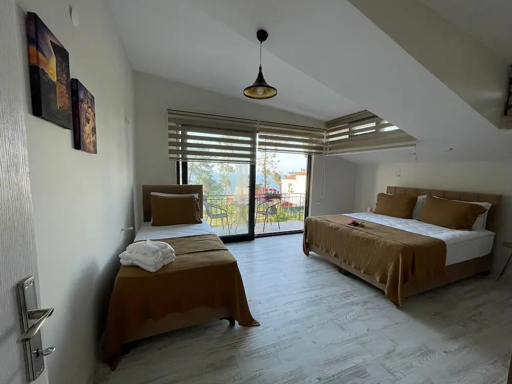 Унье: Lalezar Sea & Garden Hotel