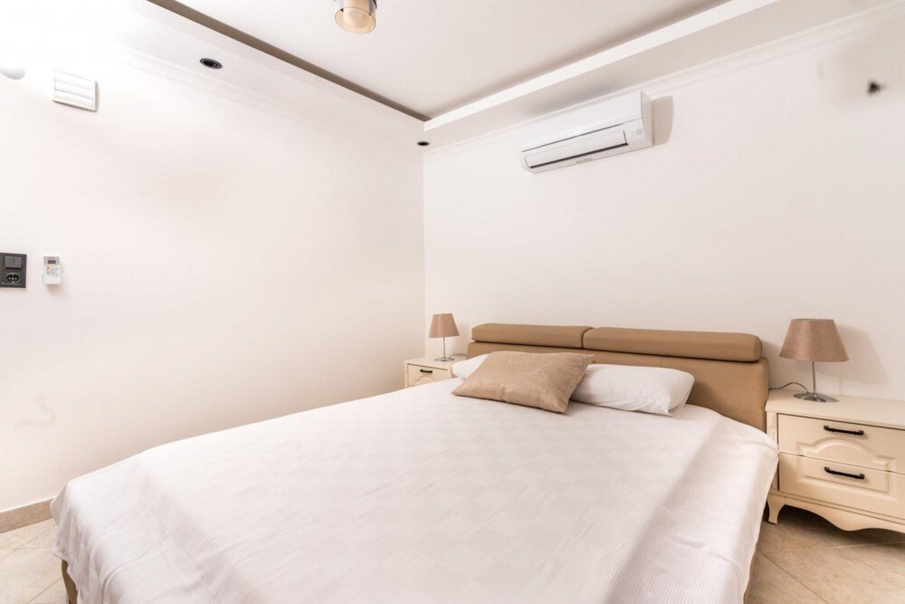 Анталья: Great Flat 300 m to Beach With Shared Pool in Kas