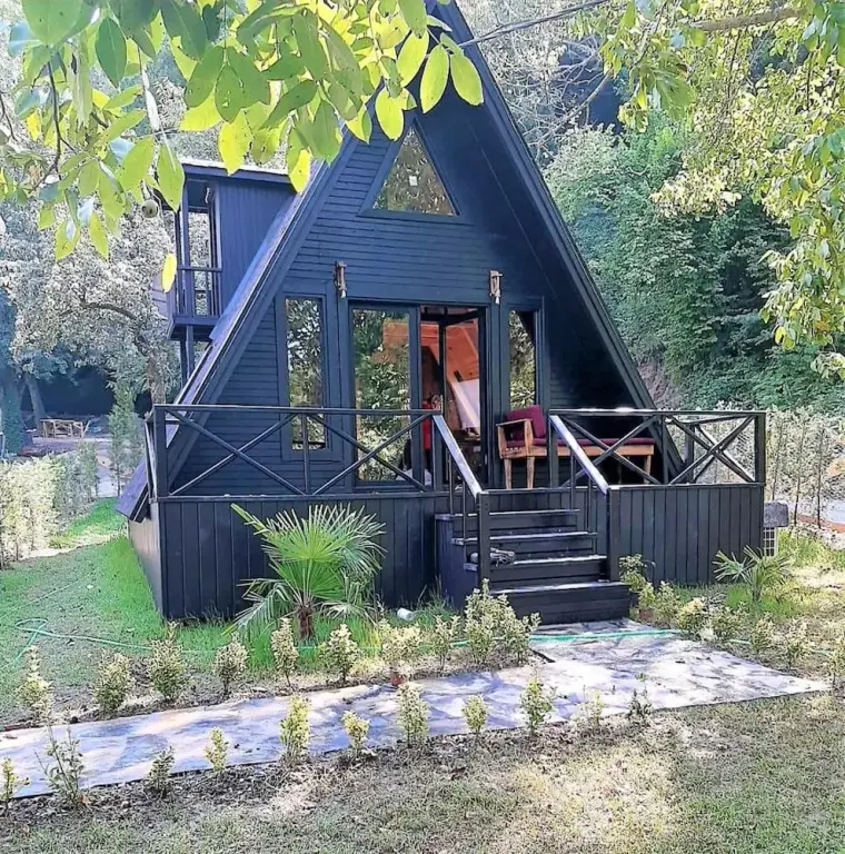 Сакарья: Enchanting Bungalow With Garden in Sapanca