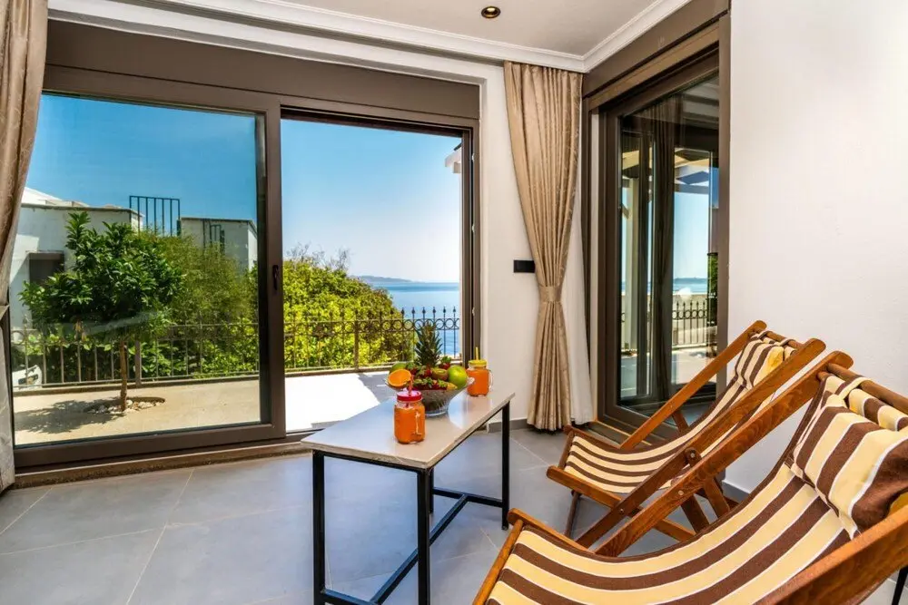 Анталья: Lovely Flat 300 m to Beach With Shared Pool in Kas