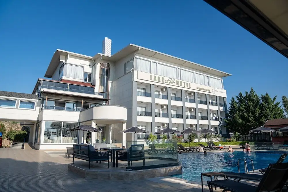 Lake Li̇fe Hotel — фото 1