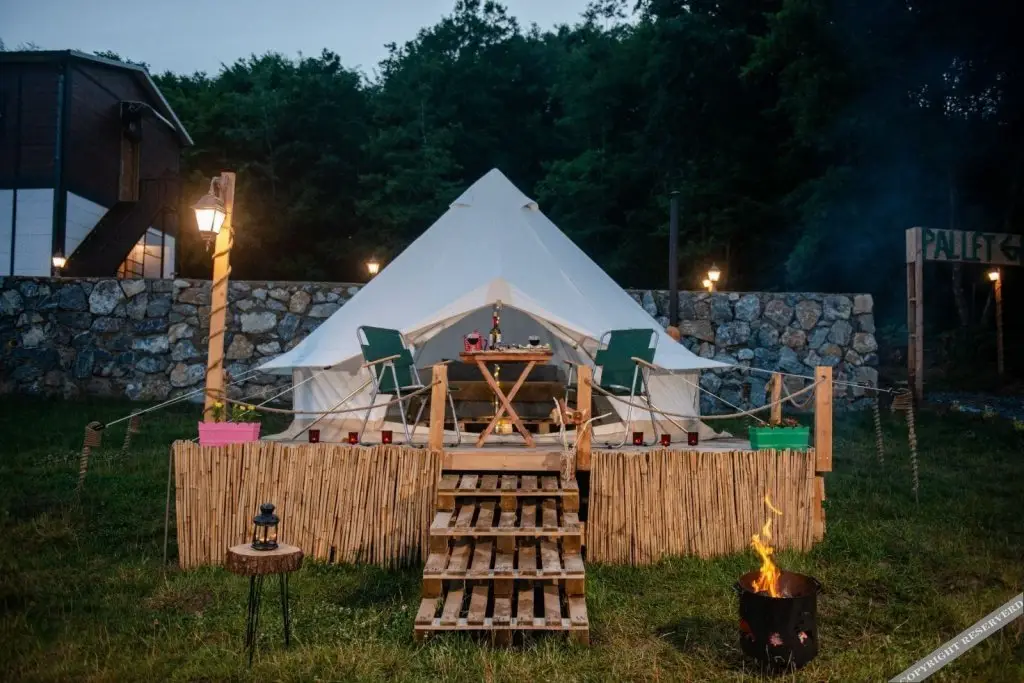 Сайл: Pallet Glamp NG & But K Otel