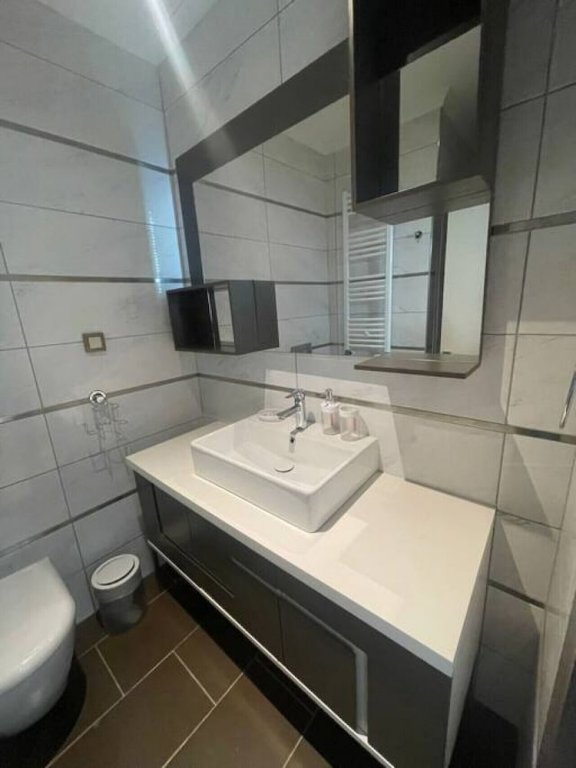 Стамбул: Stylish1 1 Apartment in Batisehir Near Mail of IST
