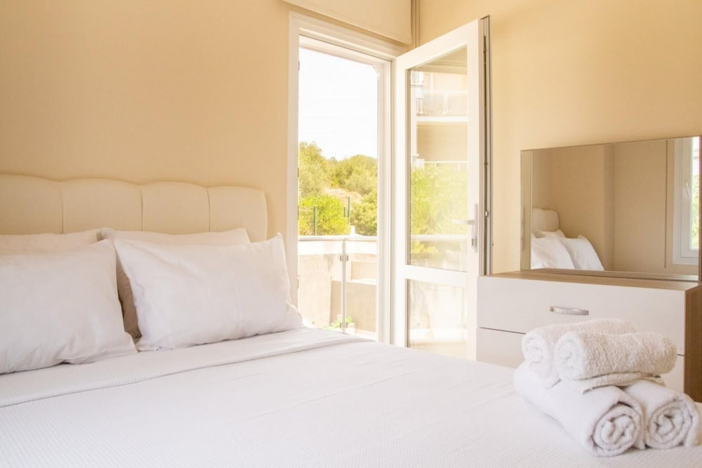 Чешме: Peaceful House With Refreshing Terrace in Cesme