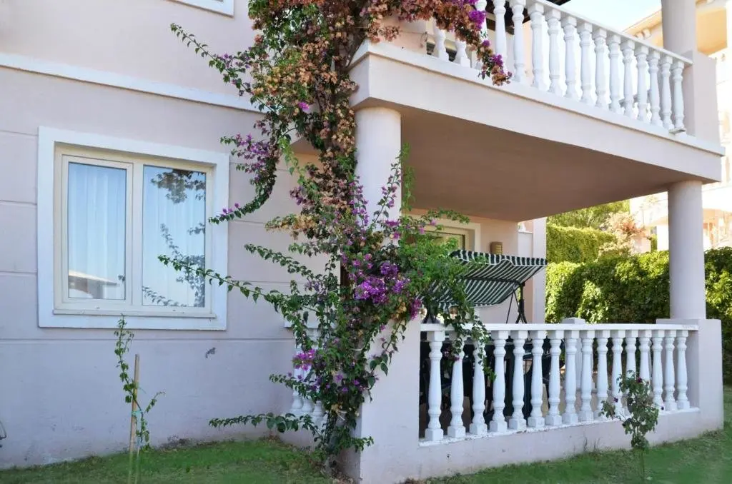 Милас: House 30 Mins to Bodrum With 21 Pools in Milas