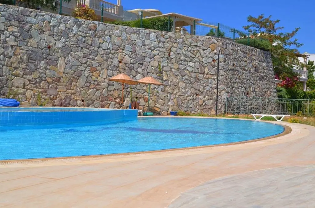 Милас: House 30 Mins to Bodrum With 21 Pools in Milas