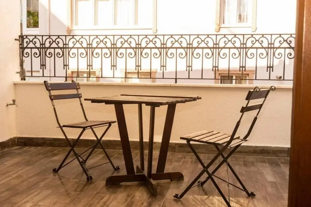Стамбул: Stylish Home With a Book Collection Near Taksim