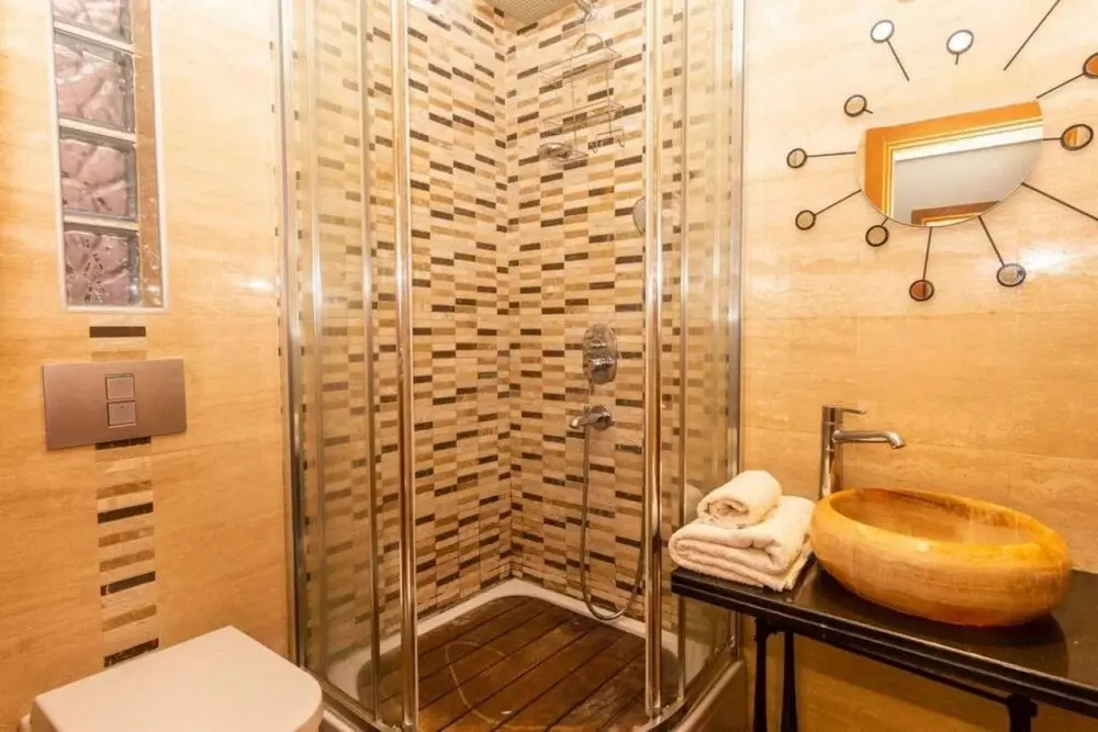Стамбул: Stylish Home With a Book Collection Near Taksim