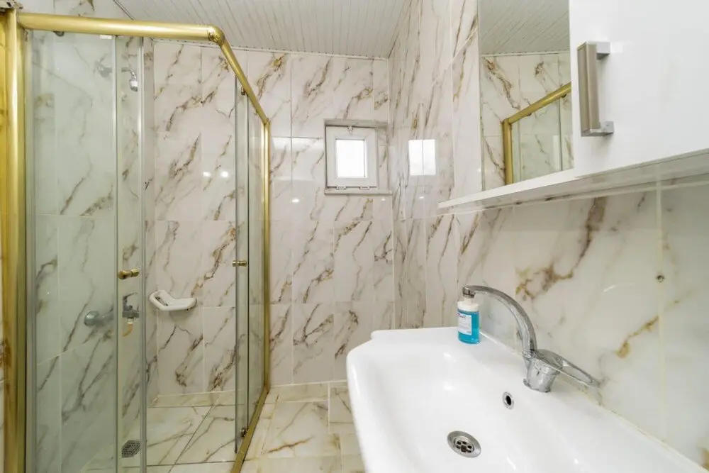 Анталья: Serene House With Sea View and Garden in Muratpasa