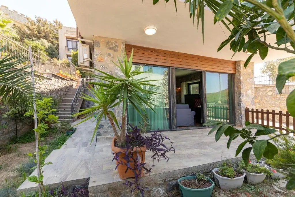 Гюверджинлик: Eclectic Studio Apartment Near Sea in Bodrum
