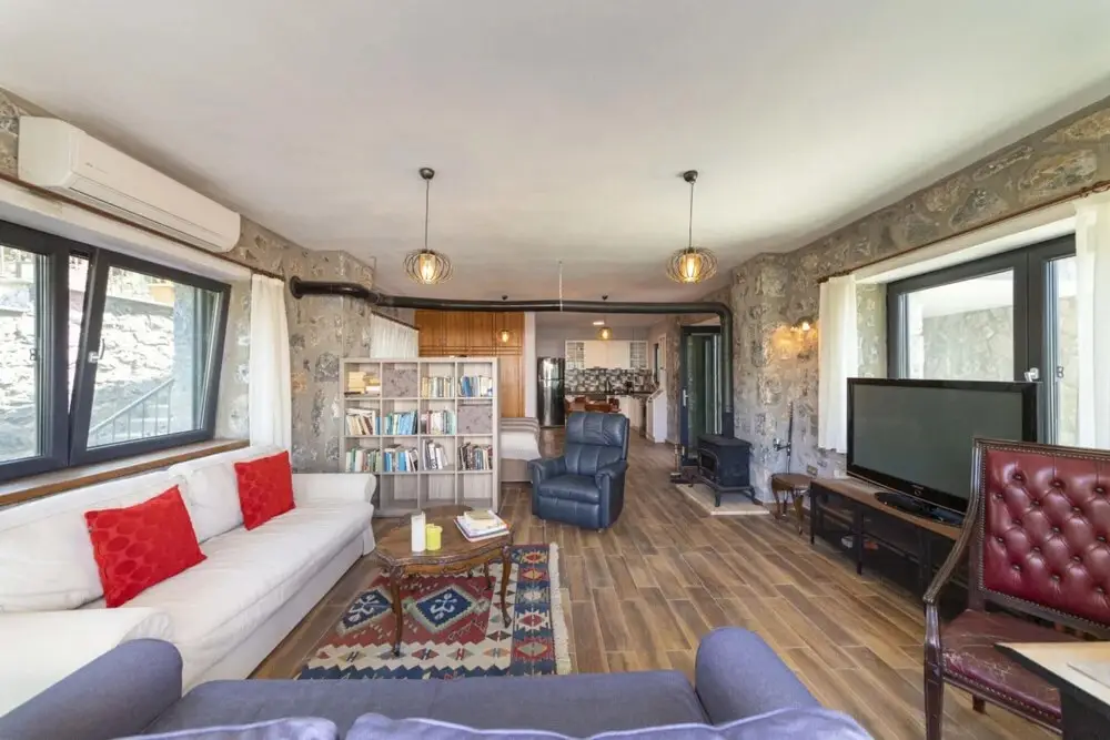 Гюверджинлик: Eclectic Studio Apartment Near Sea in Bodrum