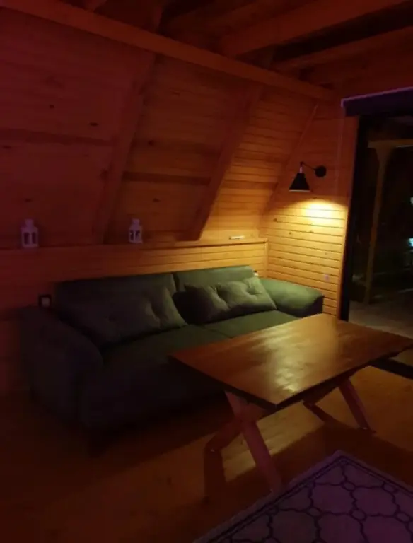 Увезпинар: Bungalow With Shared Garden Near Beach in Cinarcik