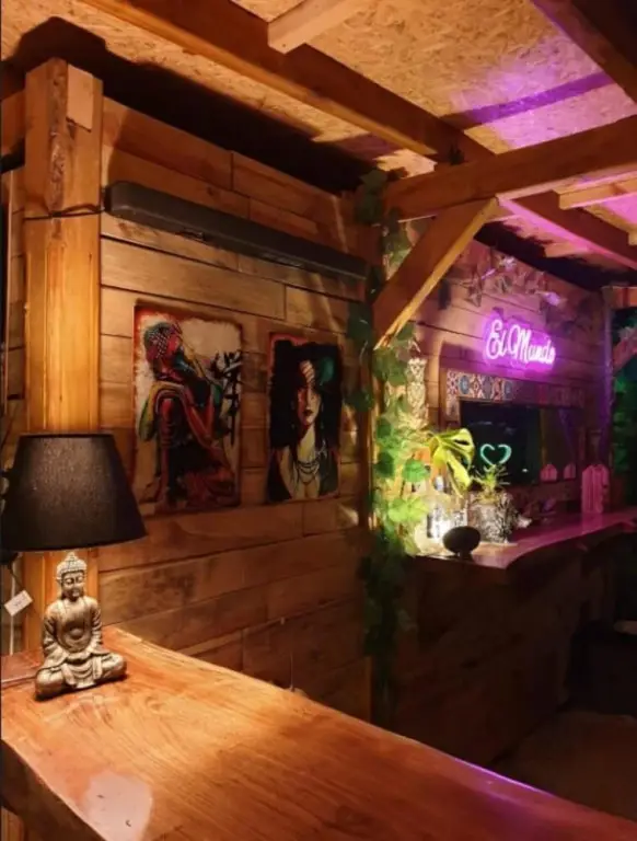 Увезпинар: Bungalow With Shared Garden Near Beach in Cinarcik