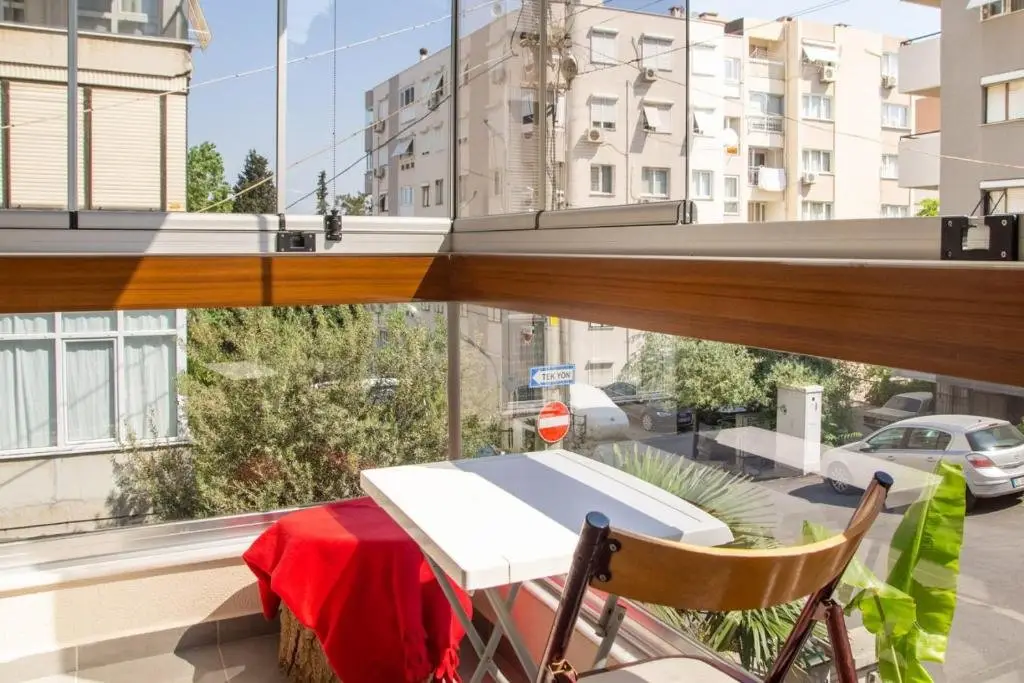 Измир: Pleasant and Central Flat With Balcony in Izmir