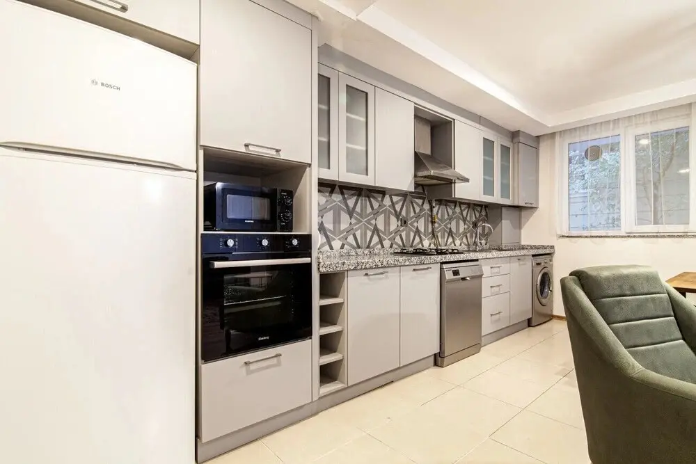 Стамбул: Pleasant Flat Close to Various Malls in Seyrantepe